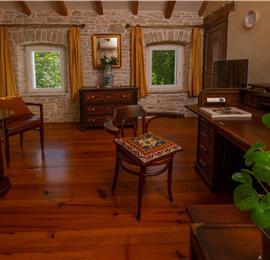 5 Bedroom Istrian Villa Estate with Large Pool and Gardens near Barban, Sleeps 12